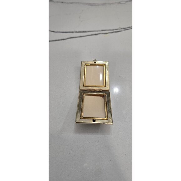 Vintage Gold Double Photo Locket Hinged Pendant With Marbled Enamel Interior - Picture 7 of 11